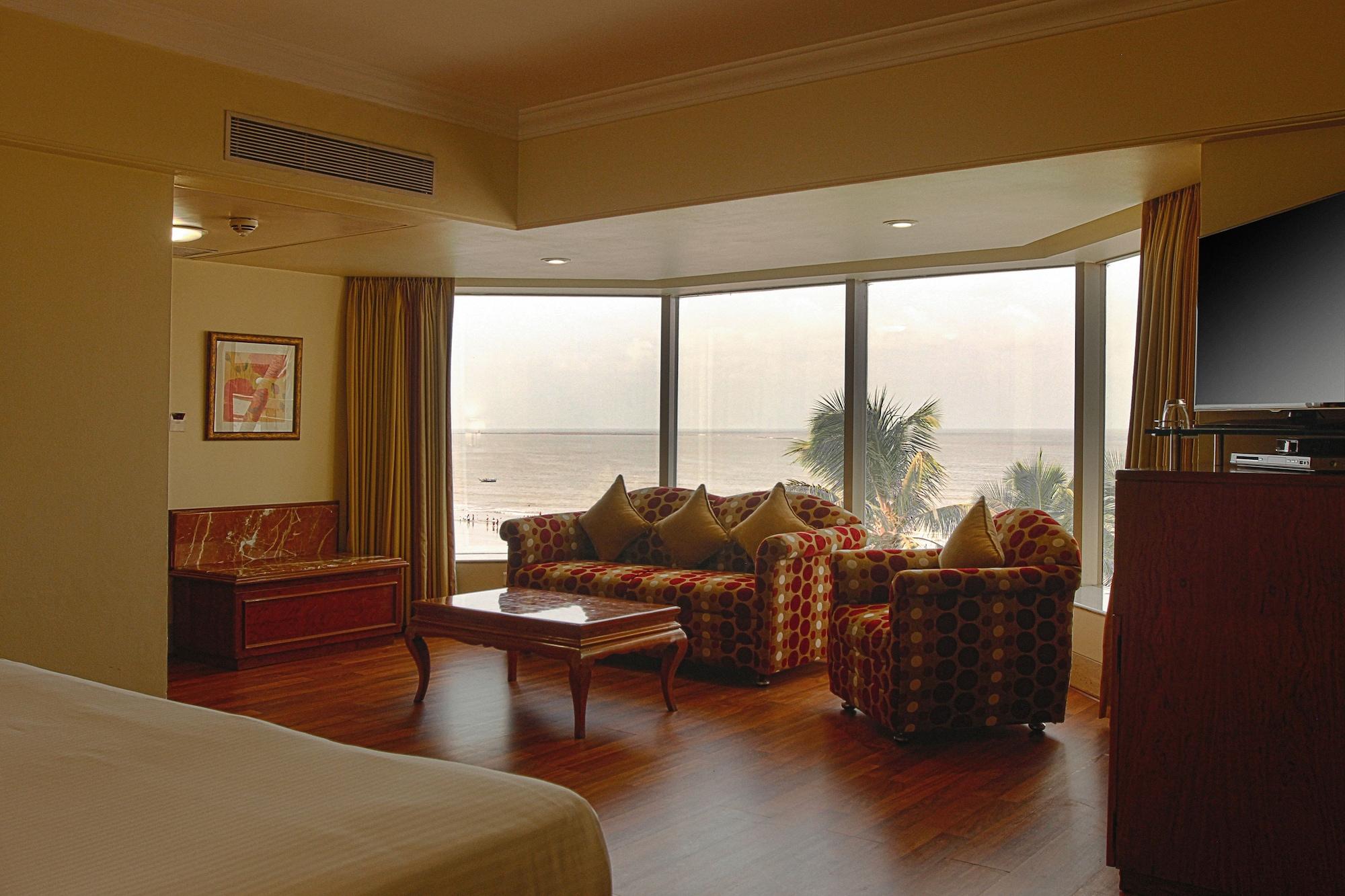 Hotel Ramada Plaza By Wyndham Palm Grove Bombaj Exteriér fotografie Suite at the Grand Hotel