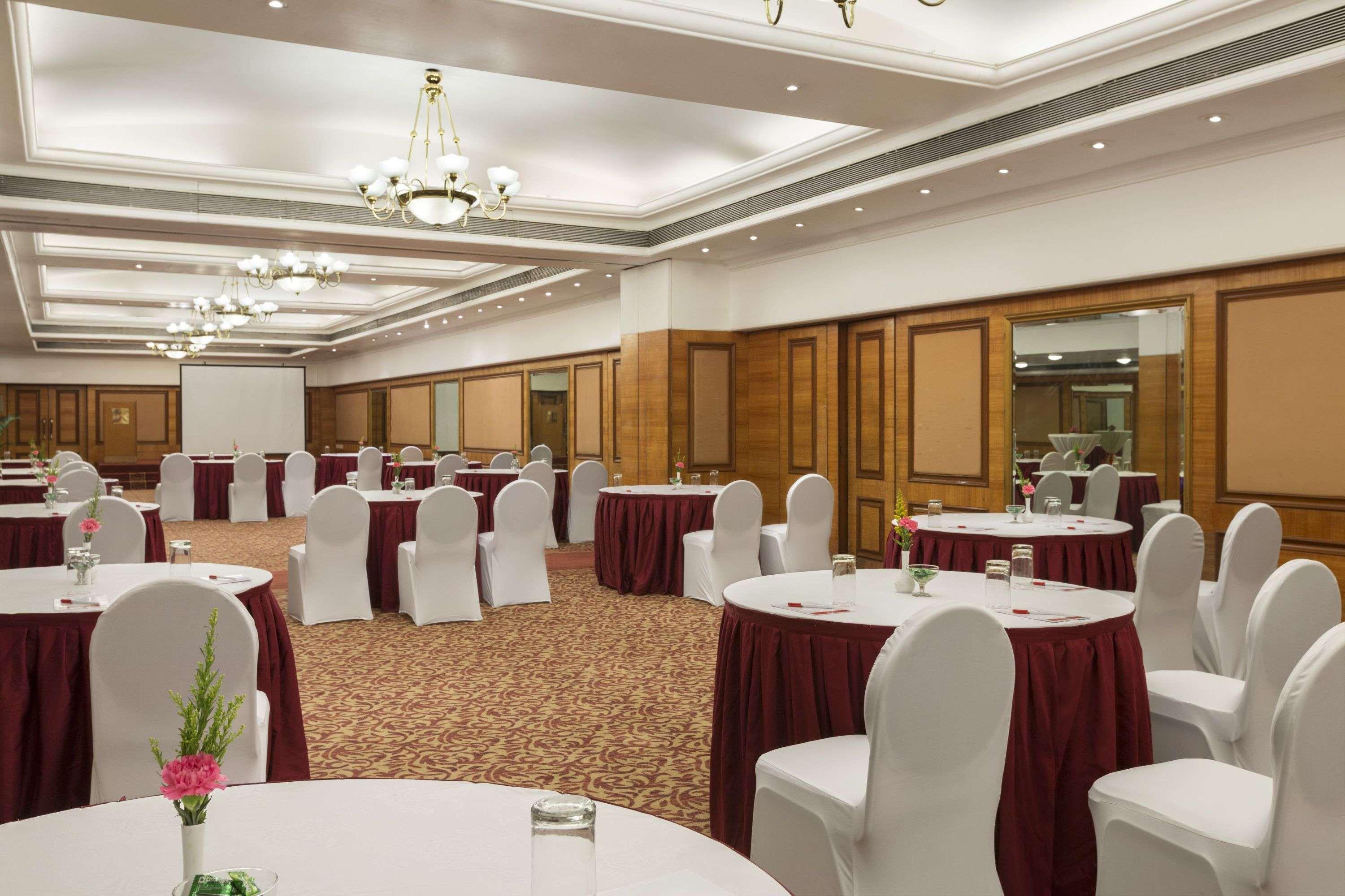 Hotel Ramada Plaza By Wyndham Palm Grove Bombaj Exteriér fotografie The Imperial Ball Room