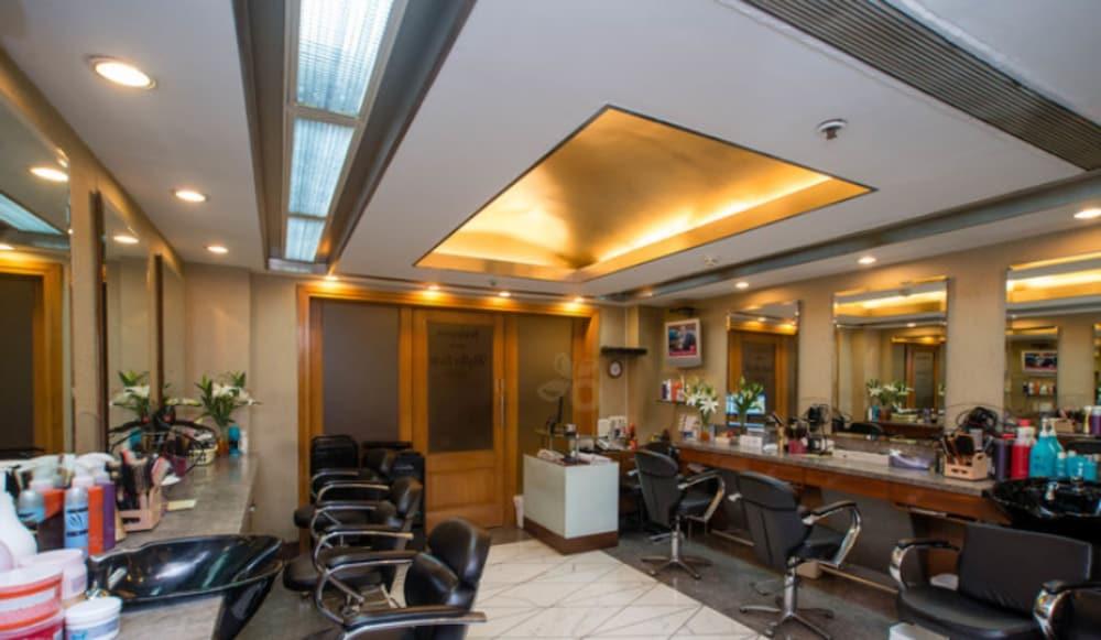 Hotel Ramada Plaza By Wyndham Palm Grove Bombaj Exteriér fotografie Salon de Paris