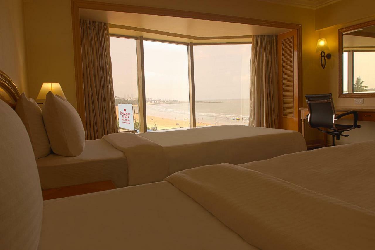Hotel Ramada Plaza By Wyndham Palm Grove Bombaj Exteriér fotografie A room at the hotel